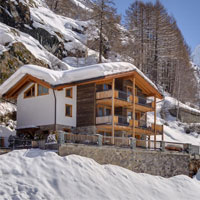 THE ATMOSPHERE OF A MOUNTAIN CHALET